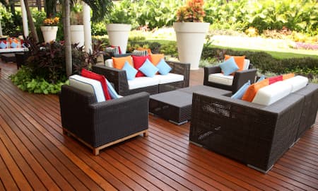 The Homeowner’s Guide to Long-Lasting Deck Finishes Thumbnail